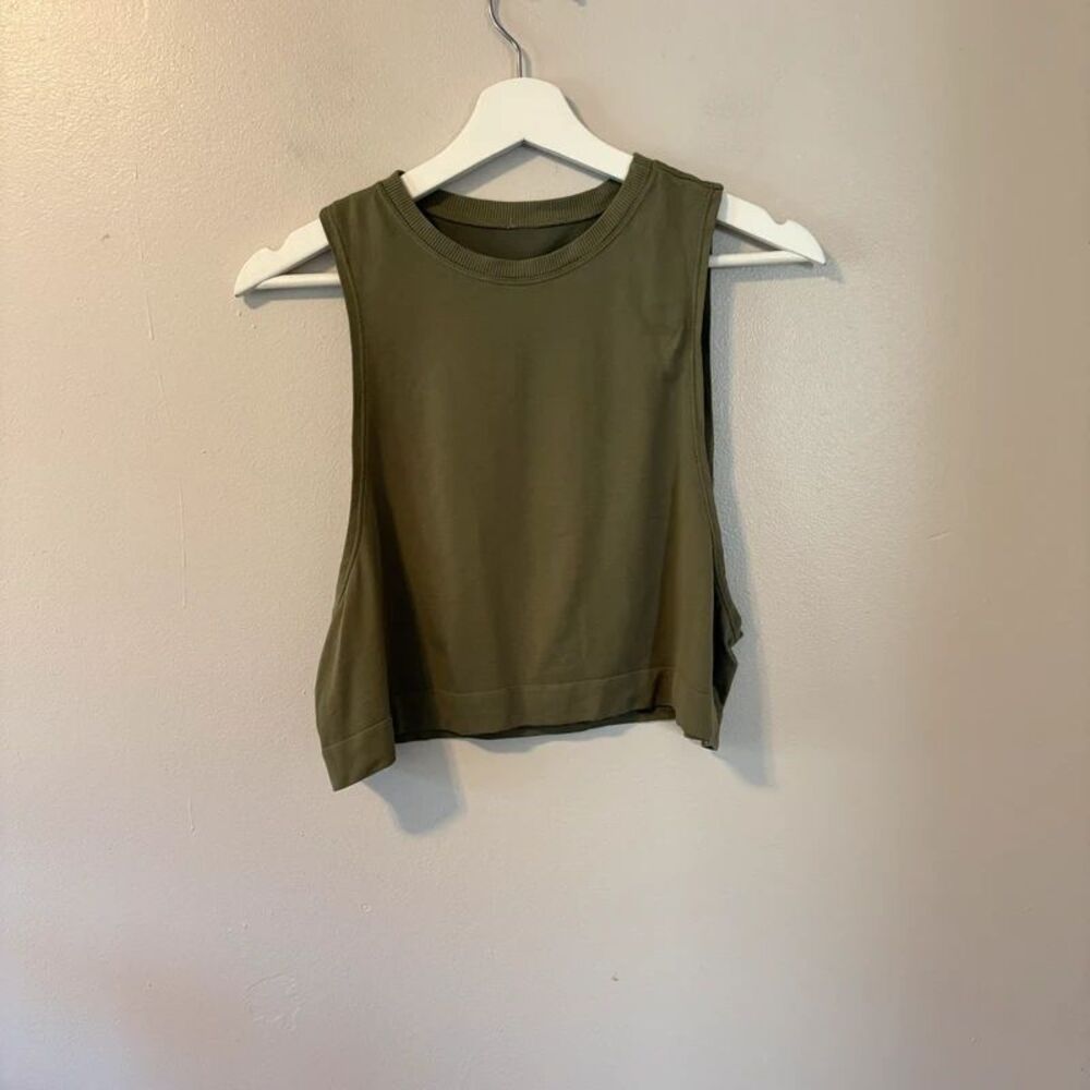 Avocado Women’s seamless cropped butter soft top sz s